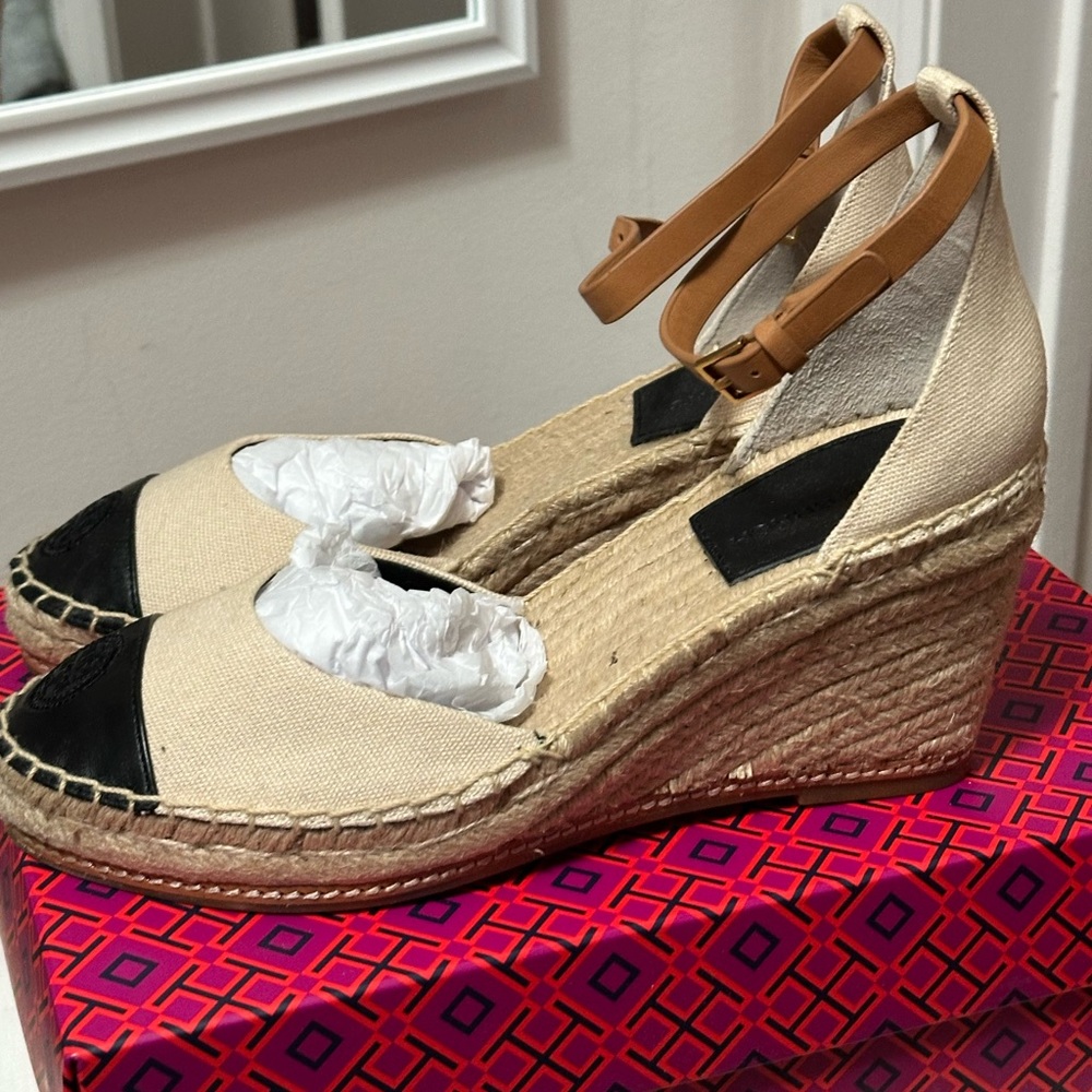 NIB Tory Burch Cream & Black Colorblock Espadrille Wedge size 8